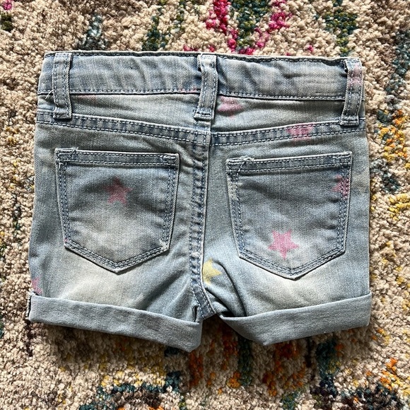🆕 NWT Studio V Vigoss Kids Light Denim Star Print Jean Shorts Girls Sz 2T - Picture 8 of 10